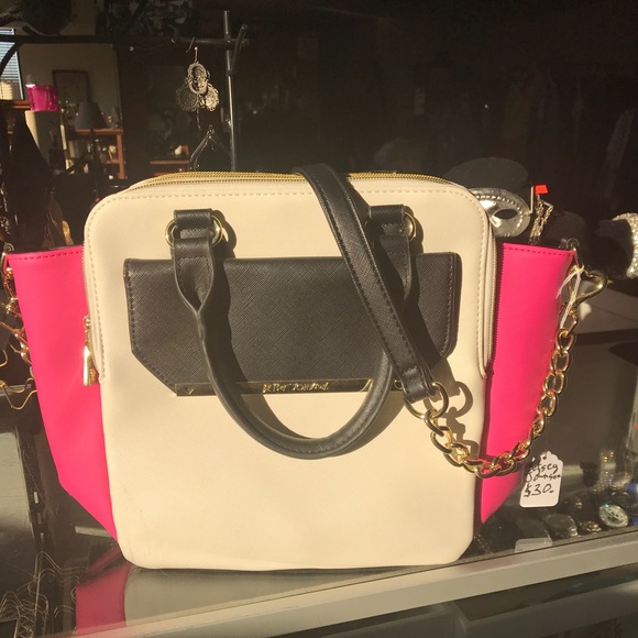 betsey johnson pink and white purse